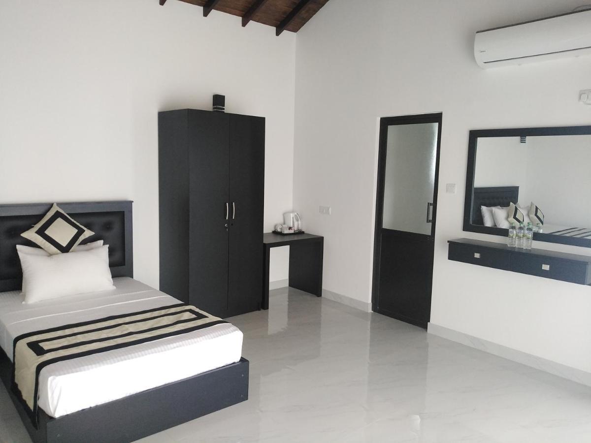 3R Resort Negombo Exterior foto